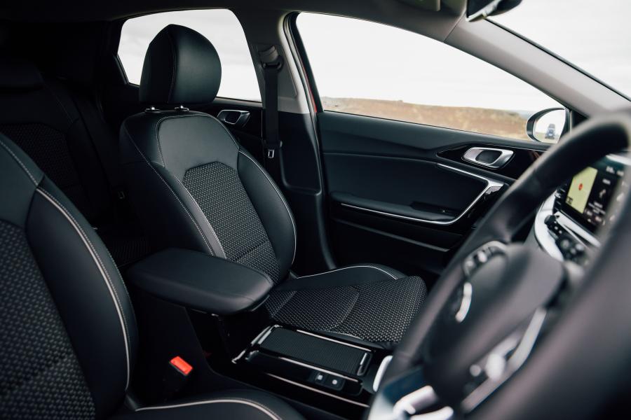 Интерьер Kia XCeed 1.6 CRDi 2019 года  (UK) (фото 82 из 107)
